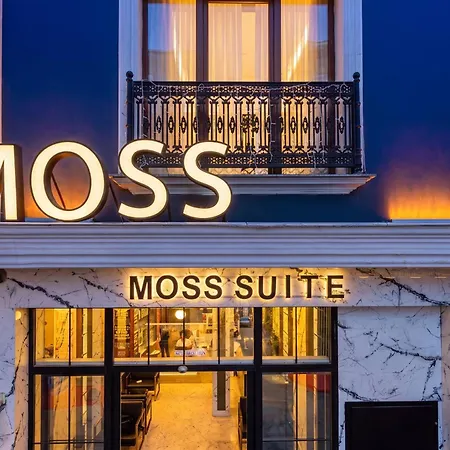 Moss 4*